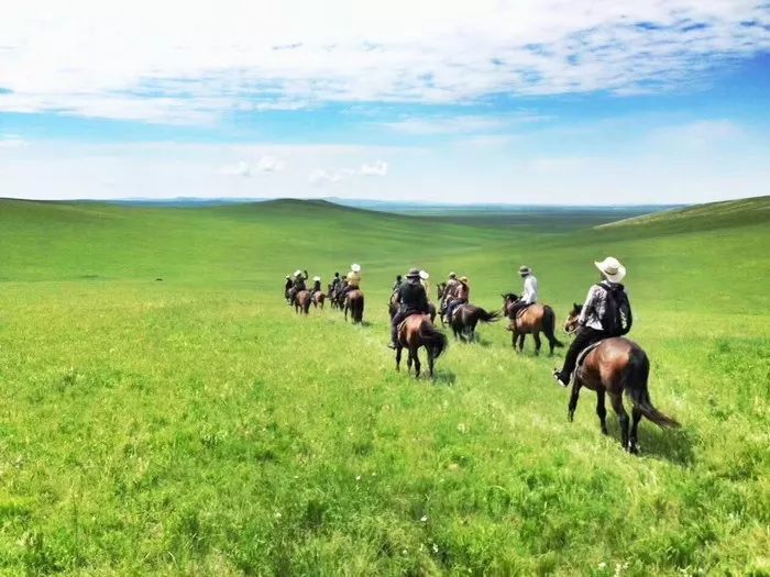 山东假日国际旅行社锡林郭勒大草原达里达克牧场盛大开业